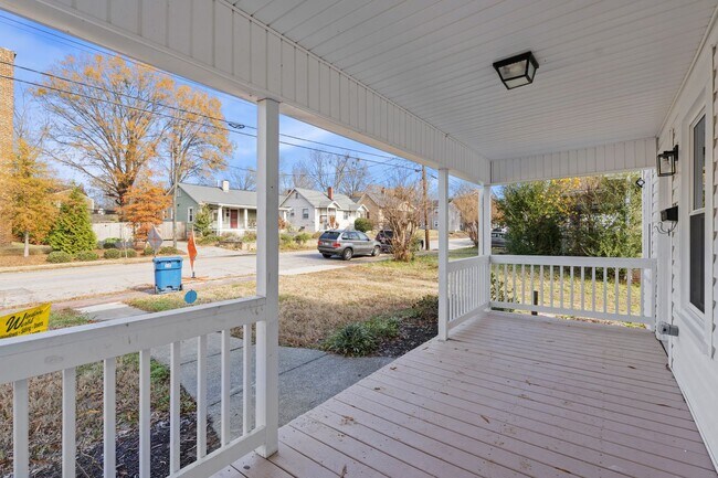 Building Photo - Remodeled 2 Bed & 1 Bath Home in Downtown Durham with Fenced yard!
