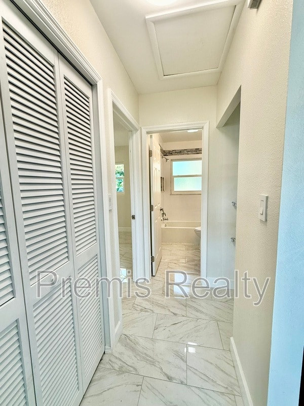 Building Photo - 2014 Pinehurst Dr