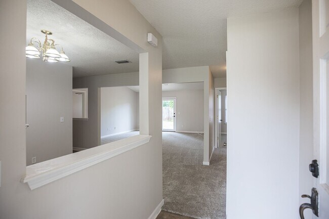 Building Photo - Sterling Ridge/Trevor Green