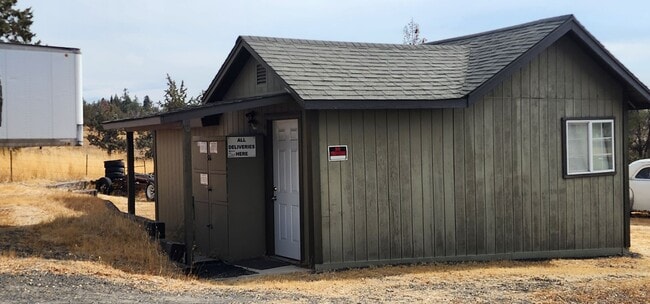 Building Photo - *Furnished home- Short term rental