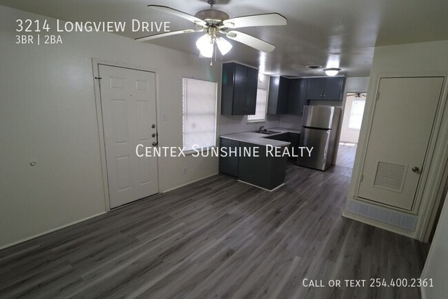 Building Photo - 3214 Longview Dr