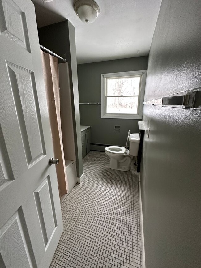 Building Photo - 3 Bedroom Home with Large Yard – Western Schools