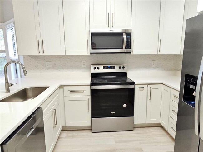 Building Photo - 3351 Governors Ct