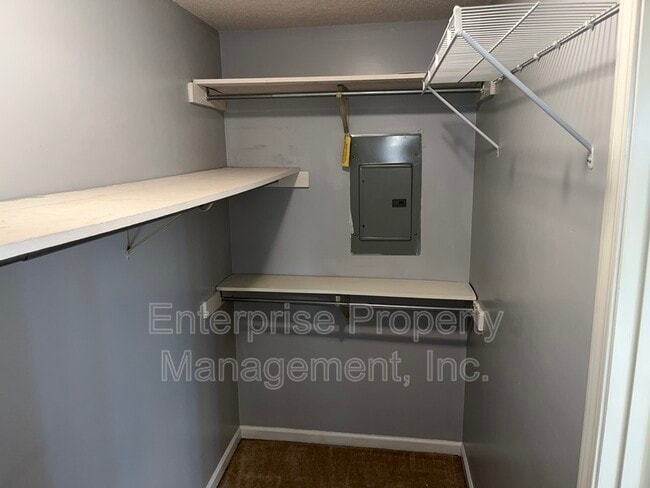 Building Photo - 2559 Broad Ave