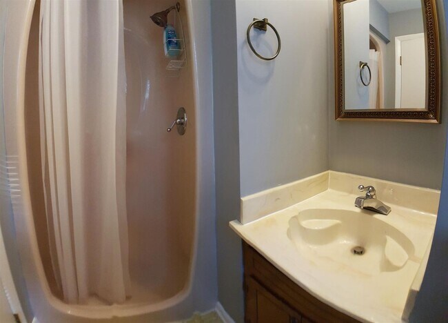 Building Photo - 521 Aurelia Lynn Dr