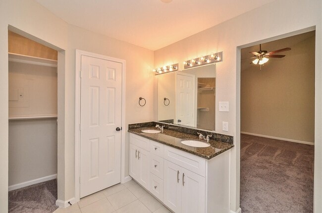 Building Photo - 13214 Ravensway Dr
