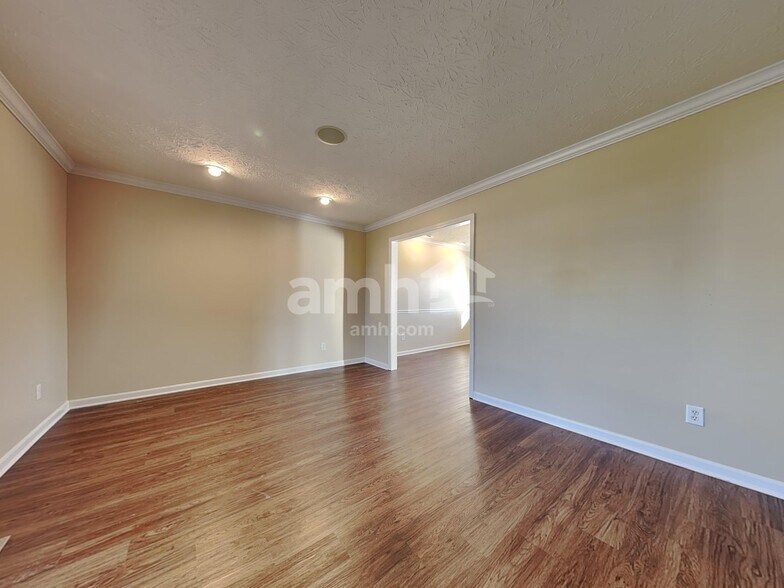 Building Photo - 7207 Rachaels Run