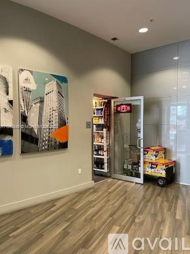 Building Photo - 1750 N Bayshore Dr