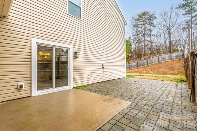 Building Photo - 1009 Alta Wy