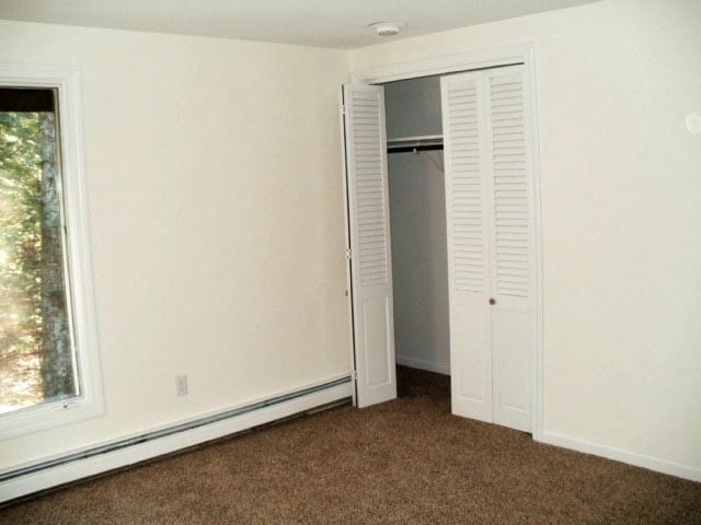 Building Photo - Spacious 3–4 Bedroom Home on Wooded Lot wi...