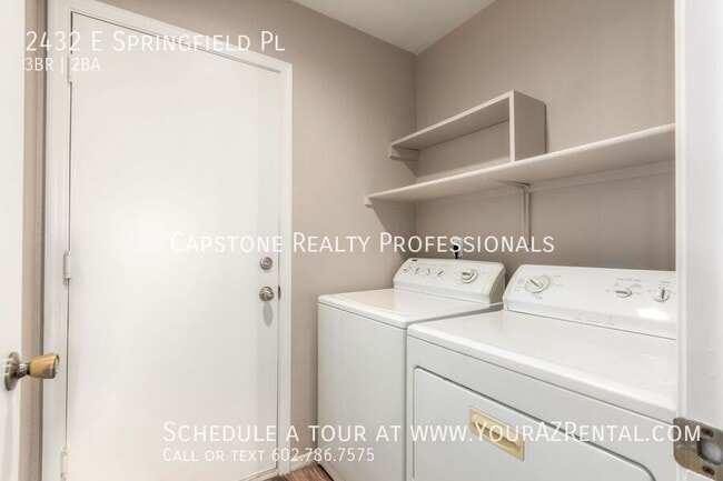 Building Photo - 2432 E Springfield Pl