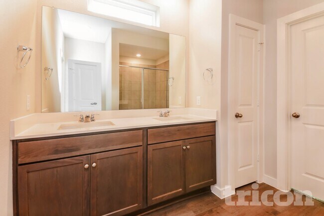 Building Photo - 2552 Finch Holw Dr