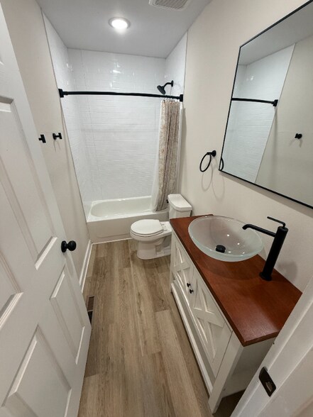 Building Photo - 1101 Stoughton Ave