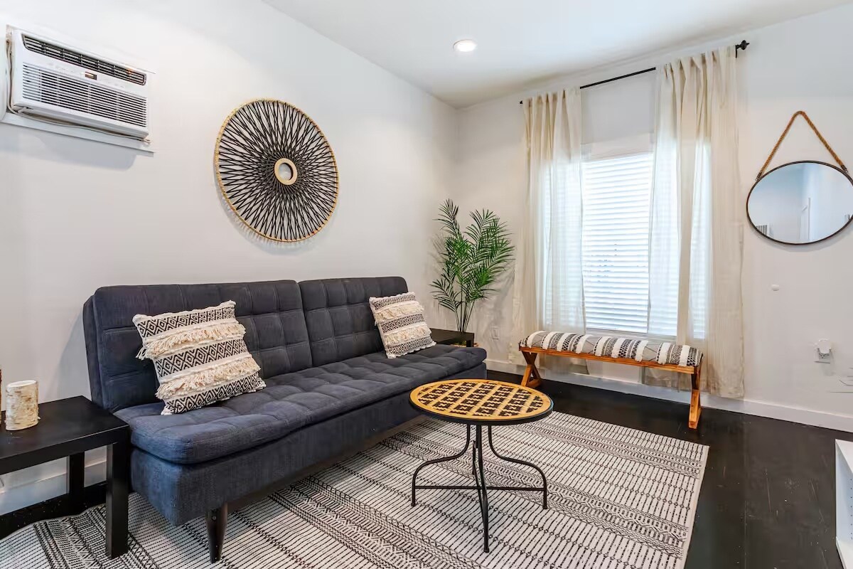 Building Photo - 1806 Washington Way