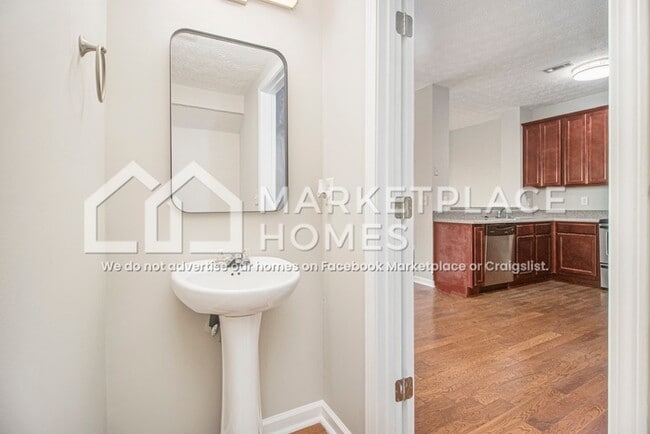 Building Photo - 4157 Park Chase Dr