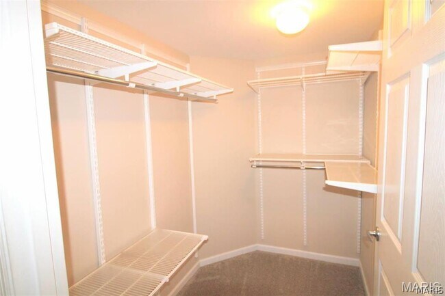 Building Photo - 1124 Welsh Dr