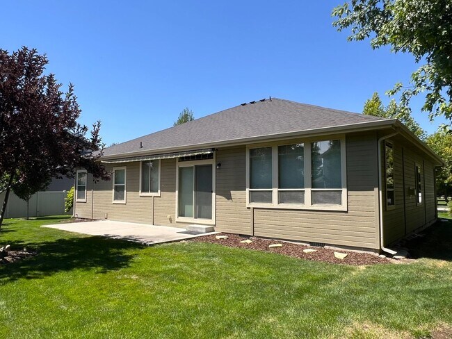 Building Photo - Beautiful 3 bed 2 bath home in The Preserv...