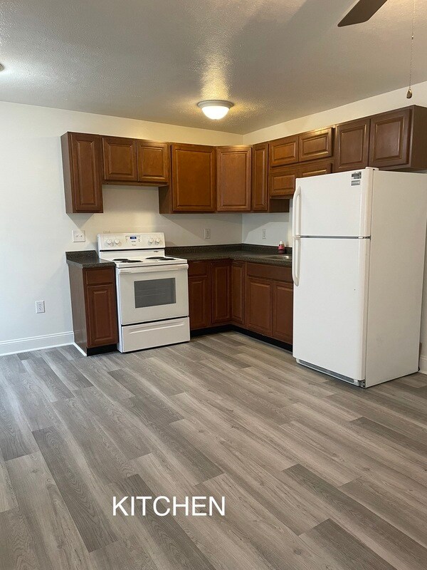 Primary Photo - 231 E 13th St