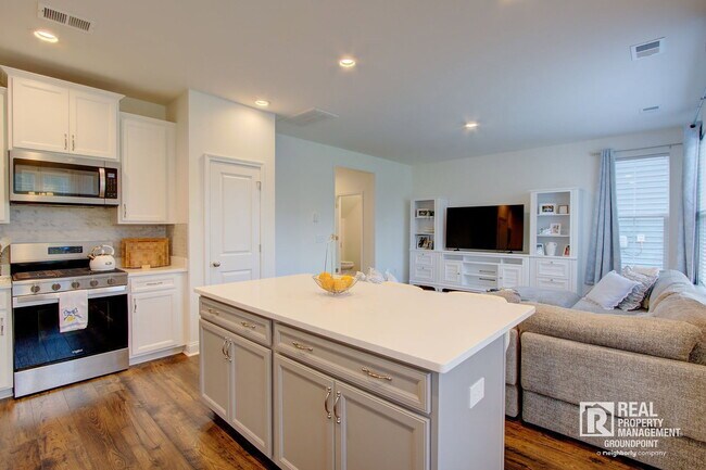 Building Photo - 357 Chapman Cir