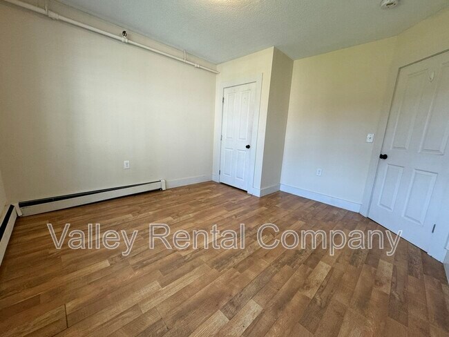 Building Photo - 132 Middle St