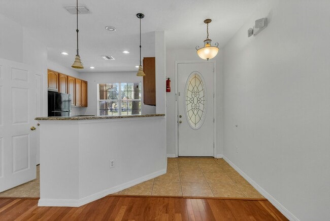 Building Photo - 5404 Paradise Cay Cir