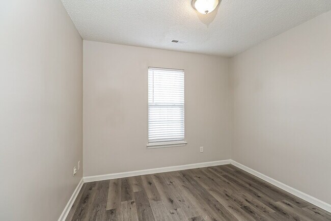 Building Photo - 13954 Dingess Rd