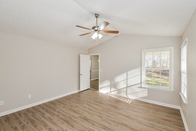Building Photo - 2155 Belcourt Dr
