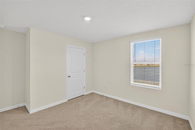 Building Photo - 3288 Silver Date Dr