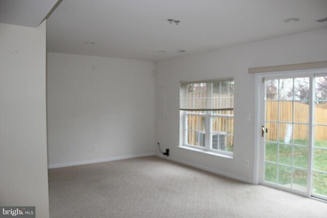 Building Photo - 24651 Kings Canyon Square