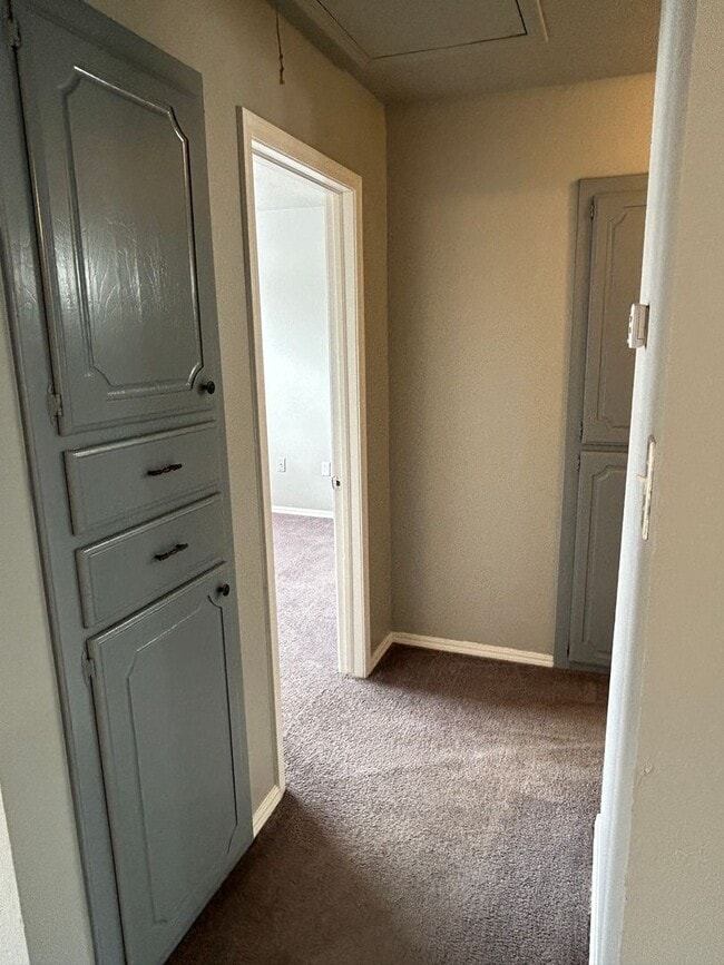 Building Photo - 910 NE Tortoise Dr