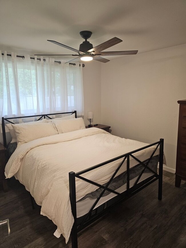 Building Photo - Beautifully Renovated 3 Bed/1 Bath Rambler in Lacey Available 6/01/26! Close to JBLM!!!