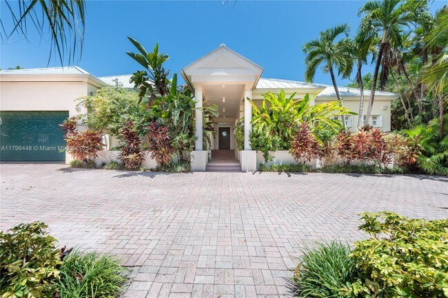 Building Photo - 621 N Mashta Dr