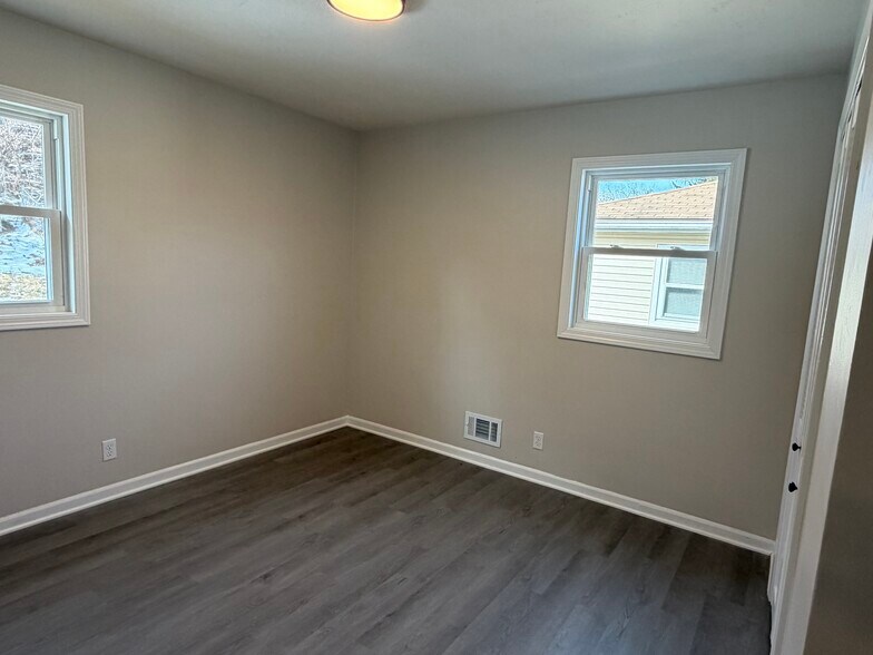 Building Photo - 7524 N 34th St