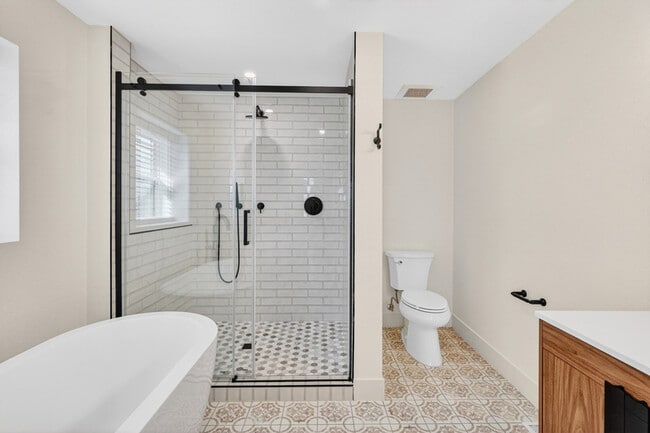 Building Photo - 3400 1/2 Tennyson Street - 1