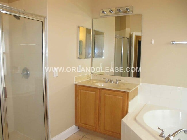 Building Photo - Spacious 4 Bed / 3.5 Bath Home in Gated Toscana