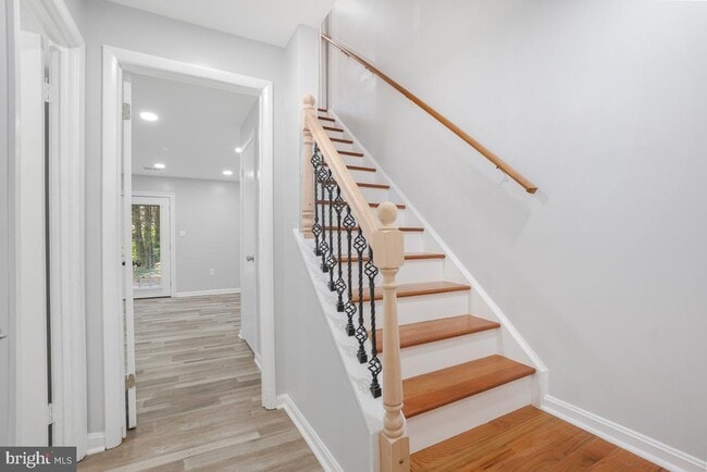 Building Photo - 8 Almanac Ct