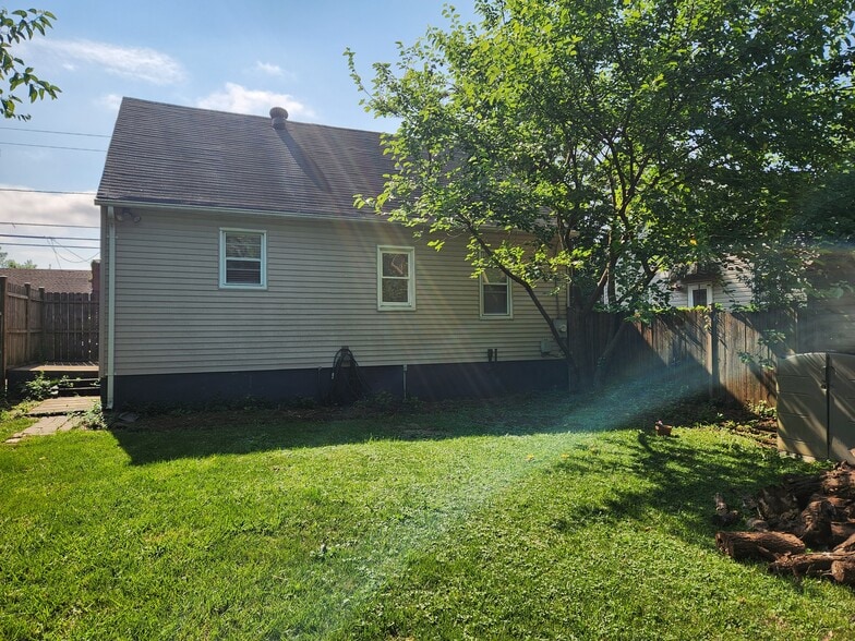 Back of House - 513 Battle Ave