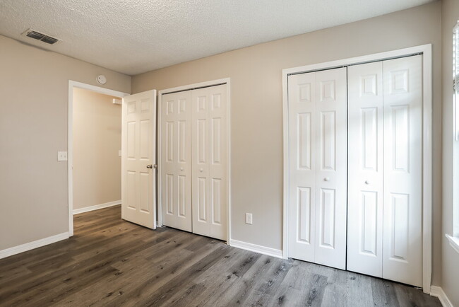 Building Photo - 1638 Sandy Hollow Loop