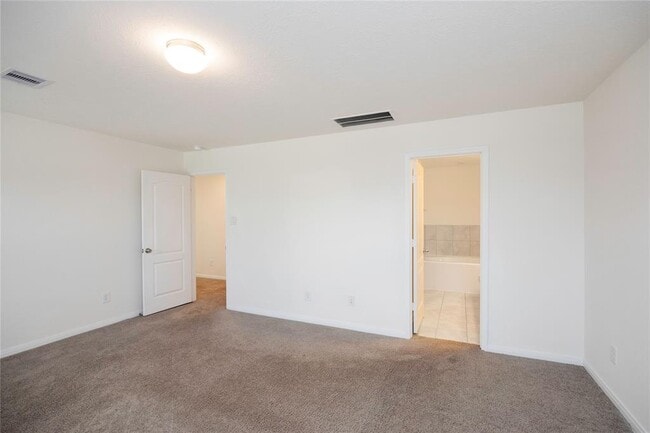 Building Photo - 702 Hardwood Grv Ct
