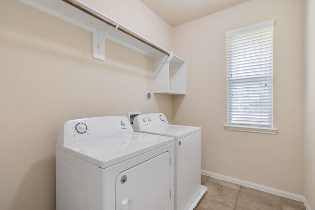 Building Photo - 13426 Raintree Dr