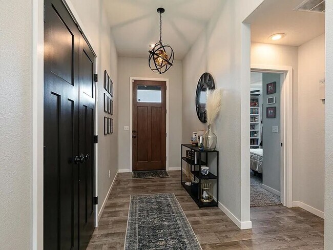 Building Photo - Your Dream Home Just Hit the Market – Don’t Miss Out!