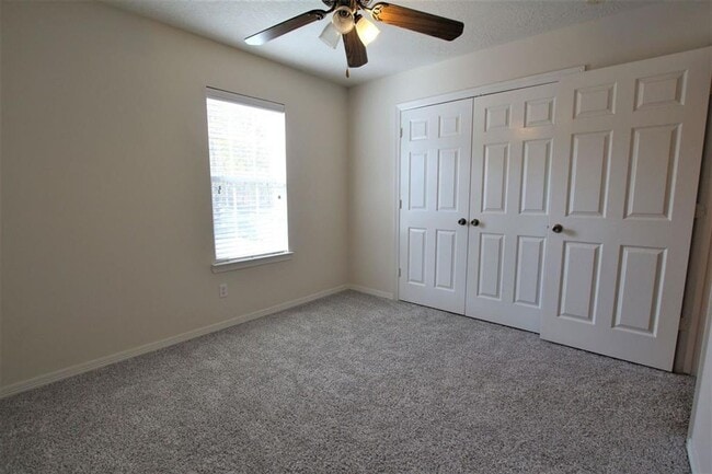 Building Photo - NICE 3 BEDROOM 2.5 BATH HOME IN HUMBLE