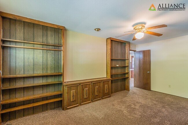 Building Photo - 1525 Hartford Rd