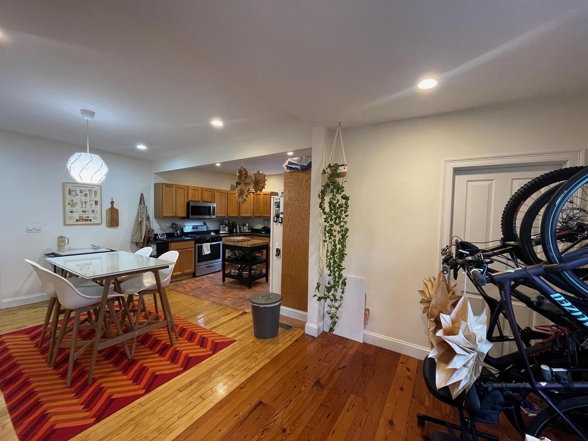 Building Photo - 23 Hall St