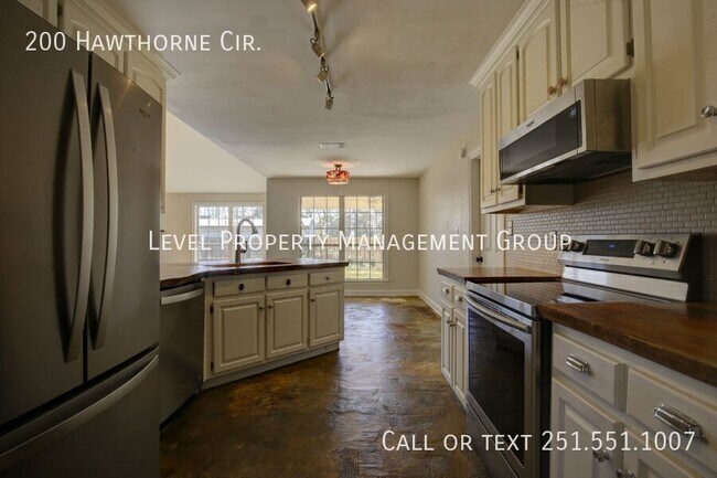 Building Photo - 200 Hawthorne Cir