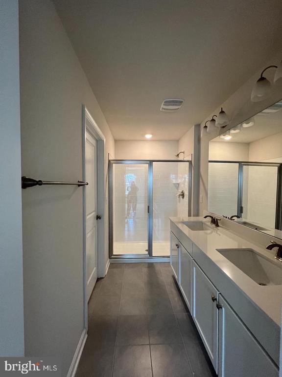 Building Photo - 34 Roberta Wy.