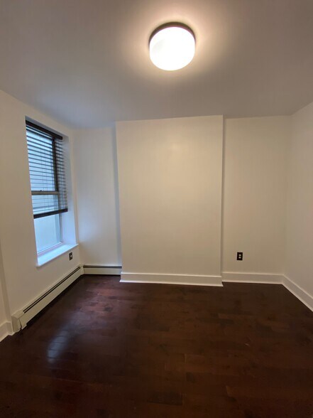 Secondary Bedroom - 184 Hull St