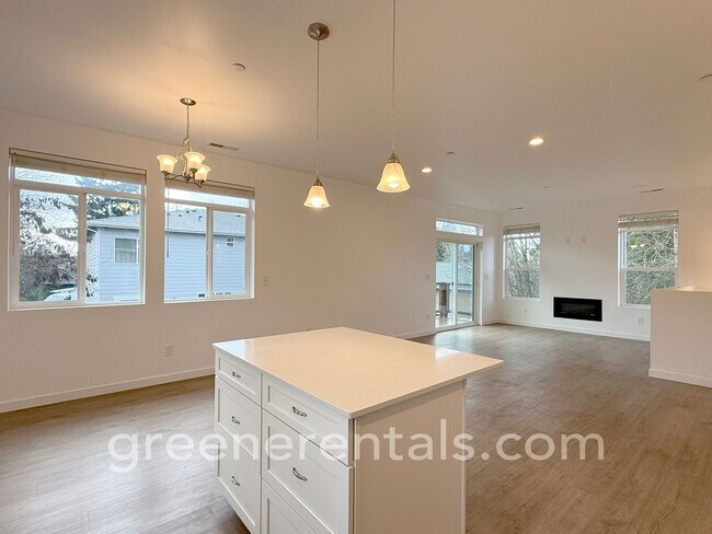 Building Photo - 1944 Olympia Ave NE