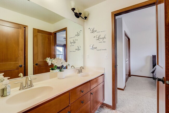 Building Photo - Grand 5 bed 4.5 bath Maple Grove Home w/ 3-Car Garage! Fully Furnished