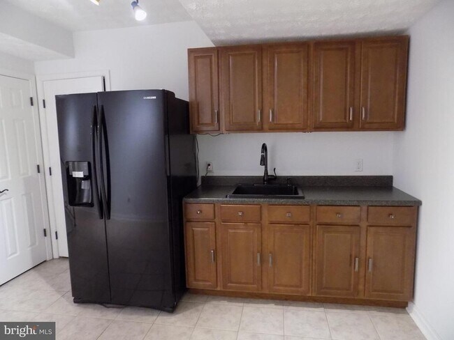 Building Photo - 313 Glenville Rd